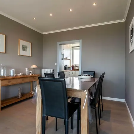 Panoramic & Modern With Sea View Бреден